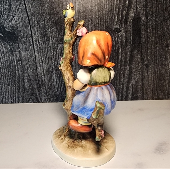 Goebel Hummel-Apple Tree Girl  Figurine/Girl Sitting in Tree with Bird On Branch - Picture 4 of 12